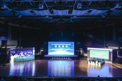 能靠微弱的车灯